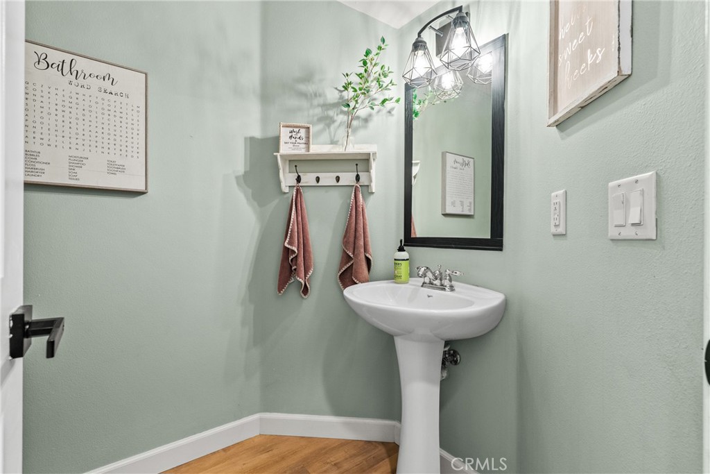https://media.crmls.org/medias/ceb71fda-3d89-46a7-a419-e2d91f0c853f.jpg?preset=X-Large