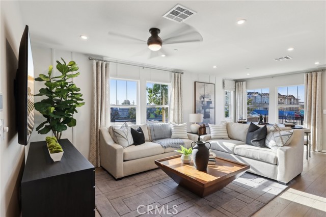 MODEL HOME