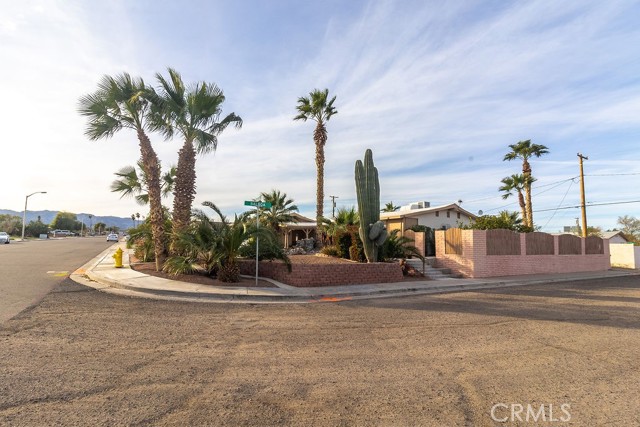 Detail Gallery Image 47 of 54 For 1900 Desoto, Needles,  CA 92363 - 3 Beds | 2 Baths