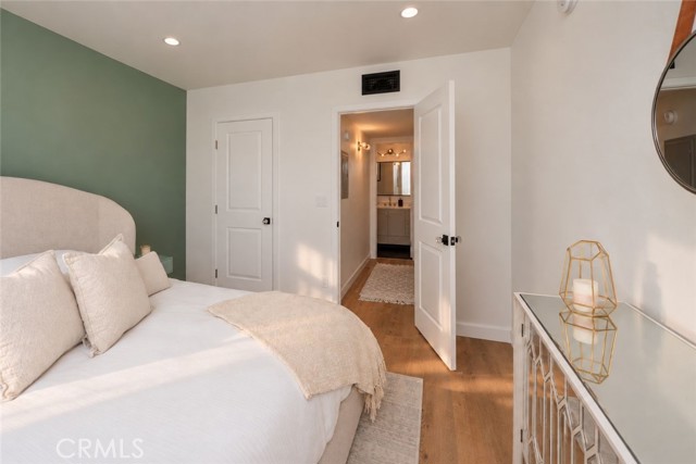 12720 Burbank, 305 photo 17