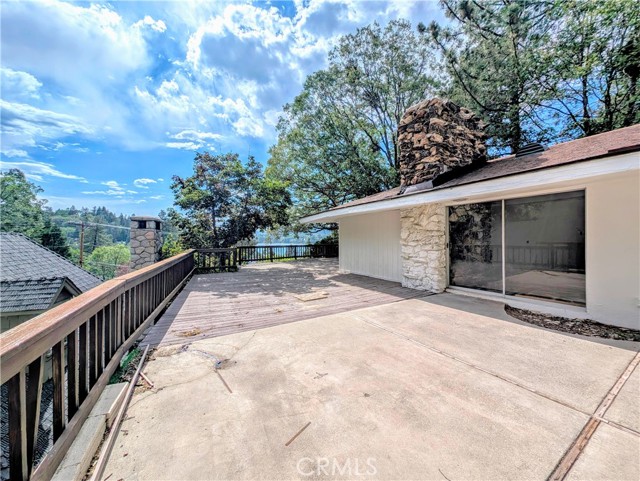 485 State Hwy 173, Lake Arrowhead CA: https://media.crmls.org/medias/ceb7d70d-9740-4e42-9361-0a50a4de14a4.jpg