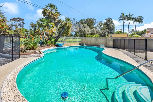 Detail Gallery Image 45 of 47 For 4338 Fairway Dr, Lakewood,  CA 90712 - 4 Beds | 3/1 Baths