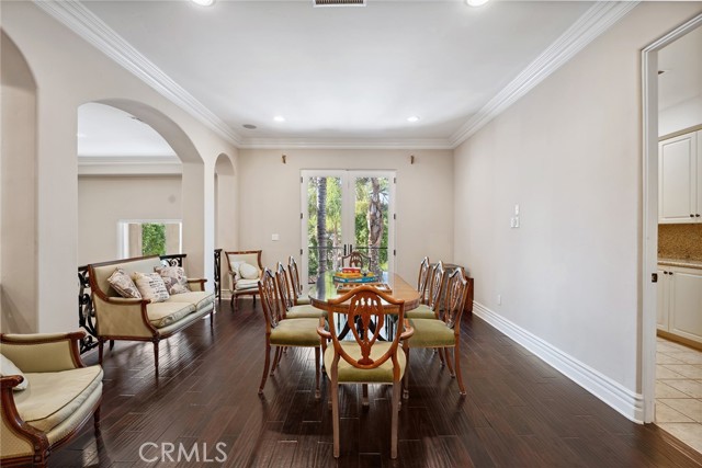23115 Erwin Street, Woodland Hills CA: https://media.crmls.org/medias/ceb8938c-d50e-45e4-adce-0932abc179e5.jpg