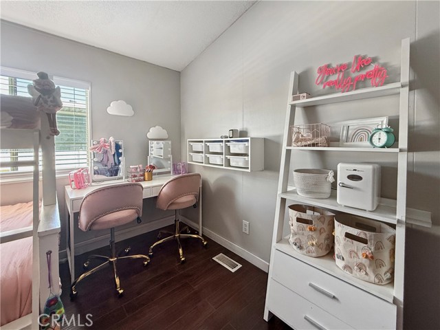 Detail Gallery Image 18 of 30 For 4901 Green River Rd #239,  Corona,  CA 92880 - 4 Beds | 2 Baths