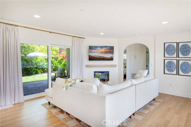 Detail Gallery Image 5 of 17 For 1445 Bluebird Canyon, Laguna Beach,  CA 92651 - 2 Beds | 1/1 Baths