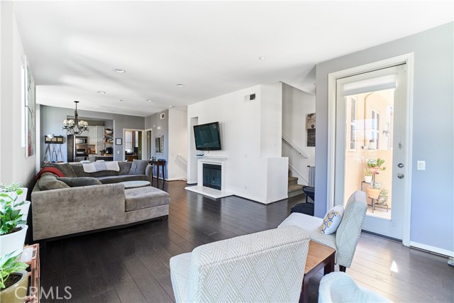 Detail Gallery Image 3 of 39 For 303 Market Ct, Fullerton,  CA 92832 - 3 Beds | 3 Baths