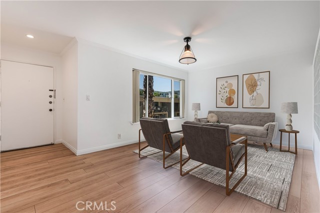 11138 Aqua Vista Street, Studio City CA: https://media.crmls.org/medias/ceb930a1-1a71-4357-999a-07e14270d99d.jpg