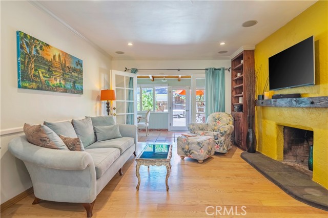 5223 Alhama Drive, Woodland Hills CA: https://media.crmls.org/medias/ceb97012-8c2b-4c7a-b363-cac17ef6d8eb.jpg