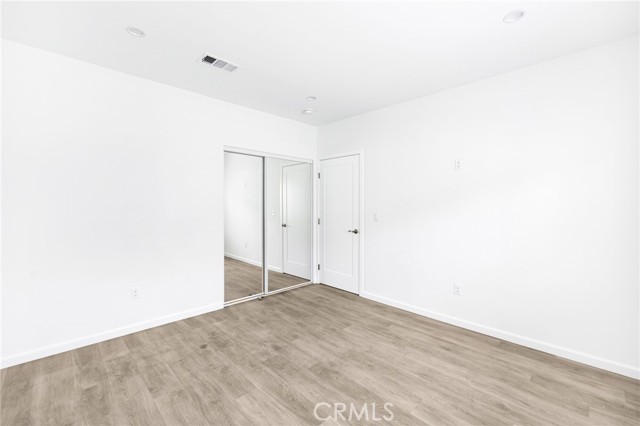 Detail Gallery Image 13 of 15 For 7044 White Oak a,  Van Nuys,  CA 91406 - 3 Beds | 2 Baths