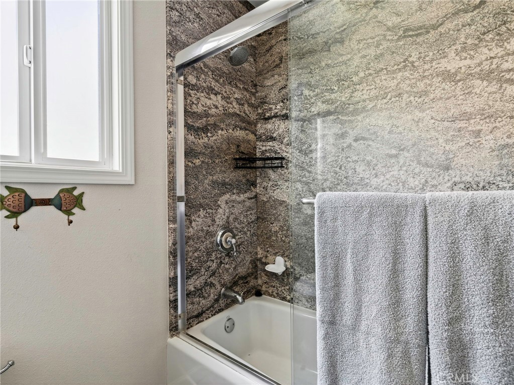 https://media.crmls.org/medias/ceba810a-54cd-43ac-a22e-254125b1055f.jpg?preset=X-Large
