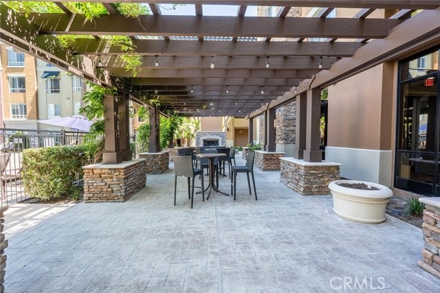 24595 Town Center Drive, Valencia CA: https://media.crmls.org/medias/ceba83df-a5ad-44a5-8cc2-127cf7126803.jpg
