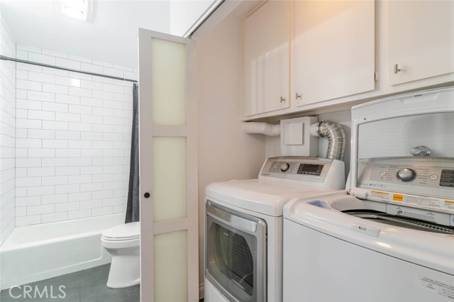 Detail Gallery Image 23 of 36 For 4430 Noble Ave #202,  Sherman Oaks,  CA 91403 - 2 Beds | 2 Baths