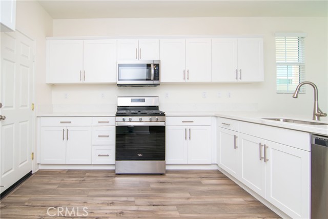 Detail Gallery Image 3 of 18 For 1592 Redwoods Dr, Upland,  CA 91784 - 3 Beds | 2/1 Baths