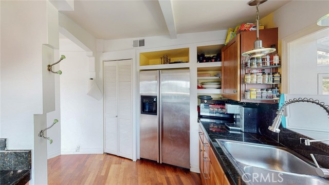 Detail Gallery Image 5 of 35 For 274 3 Diamond St, Laguna Beach,  CA 92651 - 3 Beds | 2/1 Baths