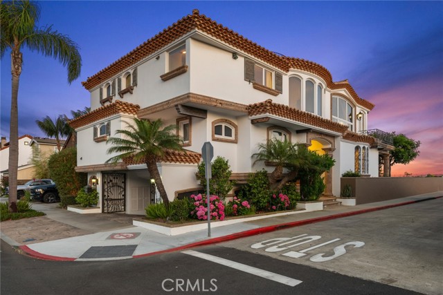 1201 E Balboa Boulevard, Newport Beach CA: https://media.crmls.org/medias/cebc0aab-e3e2-4806-8e3d-f935a3c5983e.jpg
