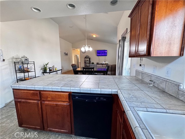 Detail Gallery Image 23 of 63 For 30912 Tadpole St, Visalia,  CA 93291 - 3 Beds | 2 Baths