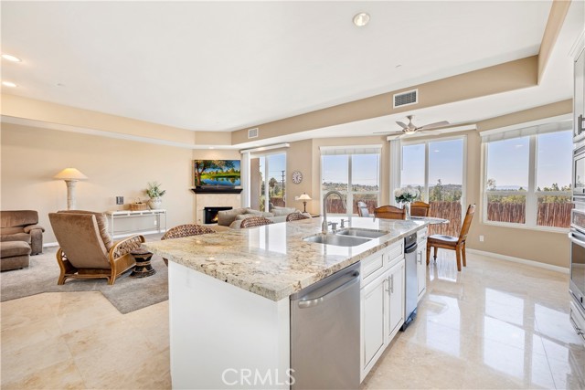 556 Via Pueblo, Riverside CA: https://media.crmls.org/medias/cebd87b3-1cf9-4e8b-90b8-13e3416273b8.jpg