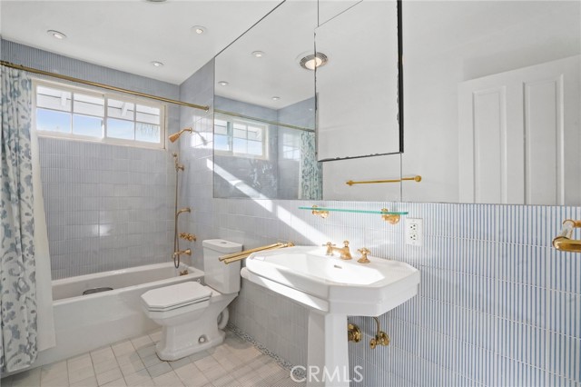 Detail Gallery Image 33 of 49 For 12281 Woodley Ave, Granada Hills,  CA 91344 - 3 Beds | 2 Baths