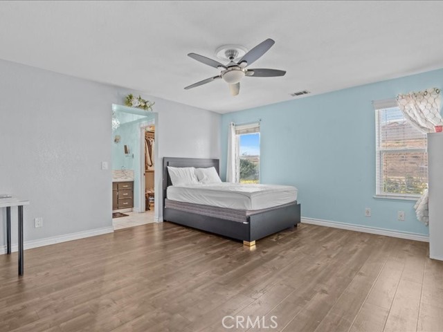 Detail Gallery Image 14 of 20 For 12848 Autumn Leaves, Victorville,  CA 92395 - 5 Beds | 3/1 Baths