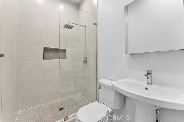 Detail Gallery Image 6 of 27 For 11341 Pearl St, Los Angeles,  CA 90064 - 4 Beds | 4/1 Baths