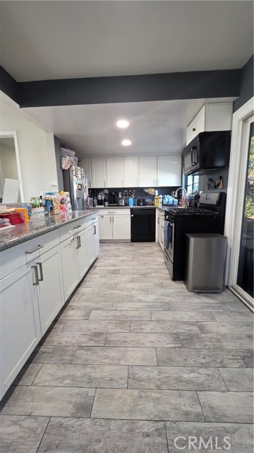 Detail Gallery Image 9 of 32 For 5793 Osbun, San Bernardino,  CA 92404 - 3 Beds | 3 Baths