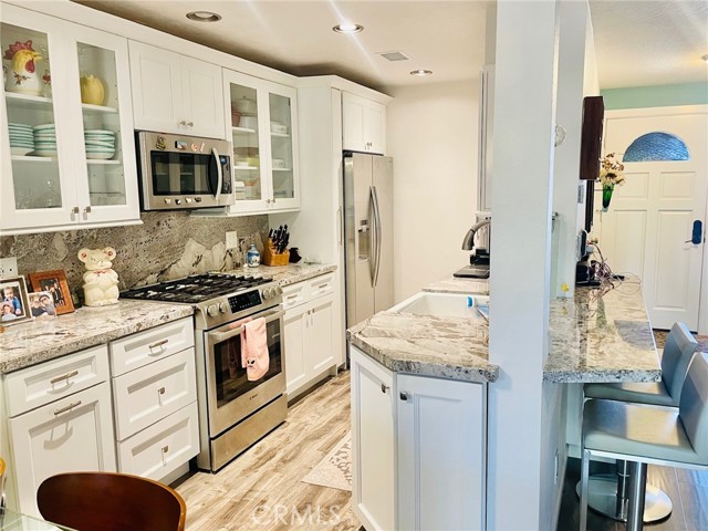4009 Canario Street, Carlsbad CA: https://media.crmls.org/medias/cebe1804-c2e3-4bb8-8b42-8ee447f1e732.jpg