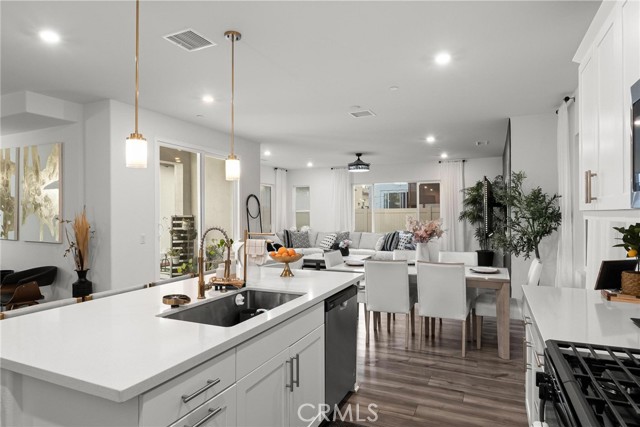 Detail Gallery Image 13 of 41 For 352 Alice, Rialto,  CA 92376 - 4 Beds | 3/1 Baths