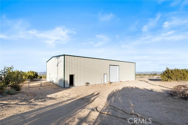 Detail Gallery Image 4 of 19 For 2390 Trinity Rd, Pinon Hills,  CA 92372 - 3 Beds | 2 Baths