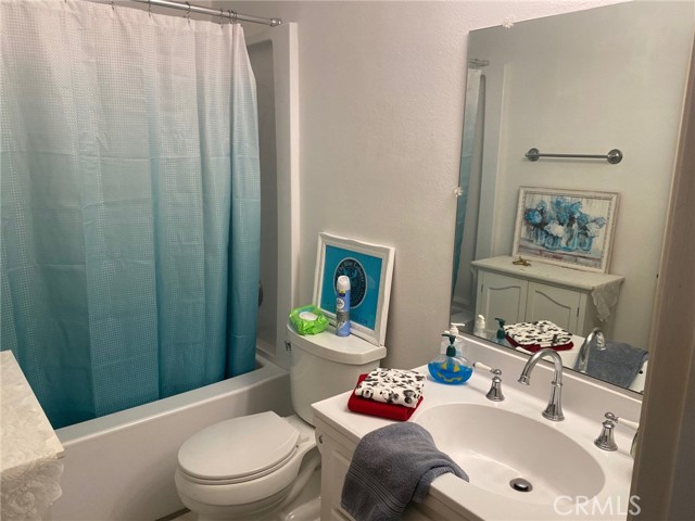Detail Gallery Image 13 of 22 For 9605 Emerald Ct, Fontana,  CA 92335 - 3 Beds | 2 Baths