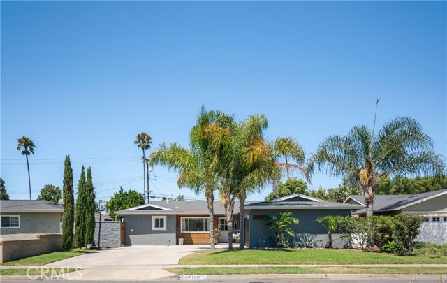 7661 Ontario Drive, Huntington Beach CA: https://media.crmls.org/medias/cec0d731-d0b0-4c54-9cce-d6b7d76faab2.jpg