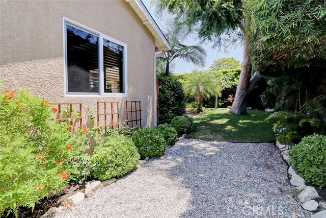 2210 Earle Court, Redondo Beach, California 90278, 3 Bedrooms Bedrooms, ,2 BathroomsBathrooms,Residential,Sold,Earle,SB22146136