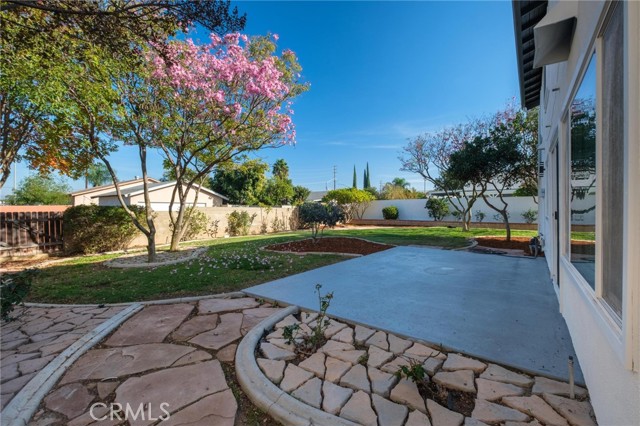 Detail Gallery Image 5 of 41 For 1527 Greenpoint Dr., Corona,  CA 92878 - 4 Beds | 2/1 Baths