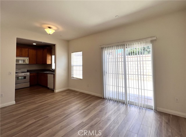 Detail Gallery Image 7 of 25 For 16558 Paine St #7,  Fontana,  CA 92336 - 3 Beds | 2/1 Baths