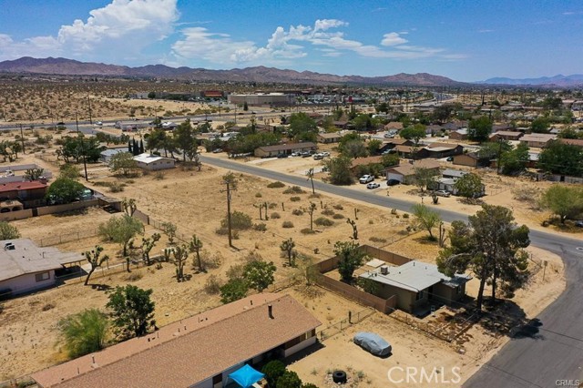 Detail Gallery Image 5 of 12 For 6391 Indio Ave, Yucca Valley,  CA 92284 - – Beds | – Baths