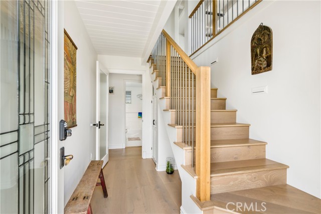 1071 Oro Street, Laguna Beach CA: https://media.crmls.org/medias/cec24138-a5da-4fb5-9c2a-bcac36c33047.jpg