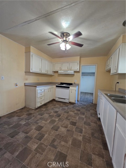 Detail Gallery Image 9 of 25 For 350 San Jacinto #92,  Perris,  CA 92571 - 4 Beds | 2 Baths