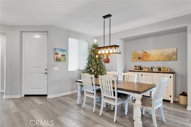 Detail Gallery Image 5 of 53 For 12672 Wycliff, Victorville,  CA 92392 - 4 Beds | 3 Baths