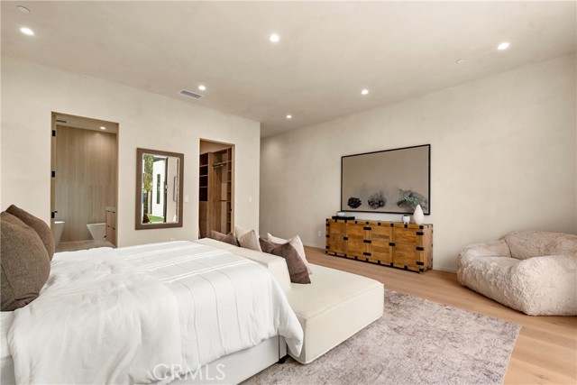 Detail Gallery Image 43 of 58 For 5525 Carpenter Ave, Valley Village,  CA 91607 - 5 Beds | 6/1 Baths