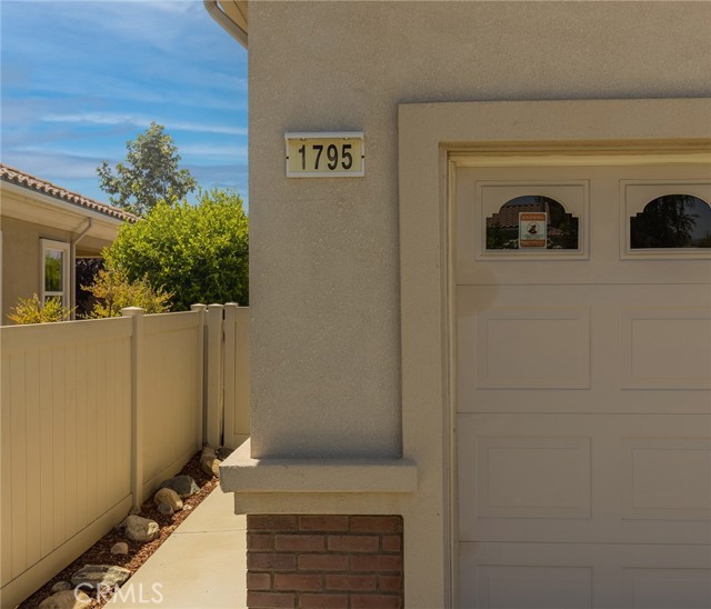 Detail Gallery Image 3 of 40 For 1795 Desert Poppy Ln, Beaumont,  CA 92223 - 2 Beds | 2/1 Baths