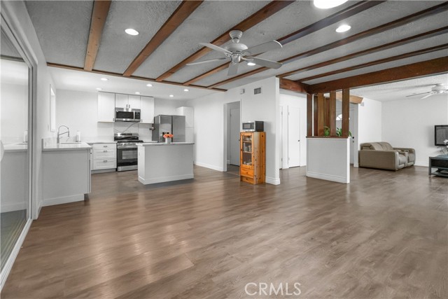 Detail Gallery Image 9 of 42 For 20212 Londelius, Winnetka,  CA 91306 - 3 Beds | 2 Baths