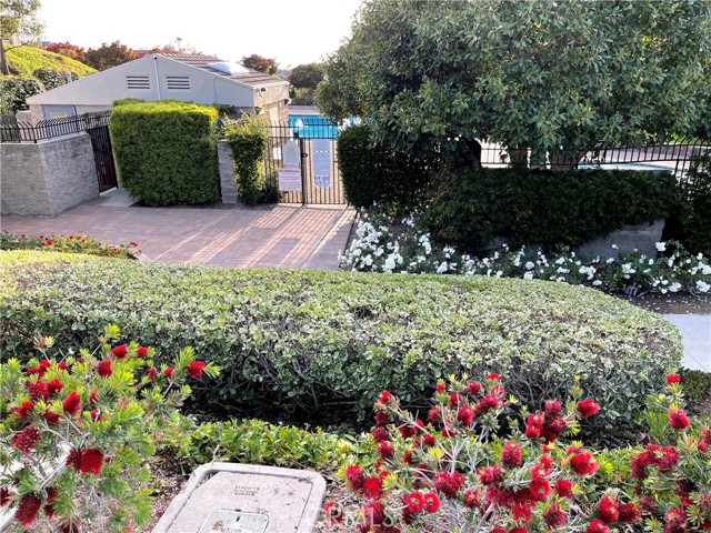 6 Saros, Irvine CA: https://media.crmls.org/medias/cec32abd-b4e3-4063-bc72-ee9285351f16.jpg