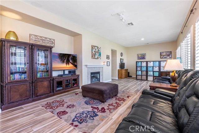 Detail Gallery Image 11 of 29 For 26412 Clydesdale Ln, Moreno Valley,  CA 92555 - 6 Beds | 3 Baths