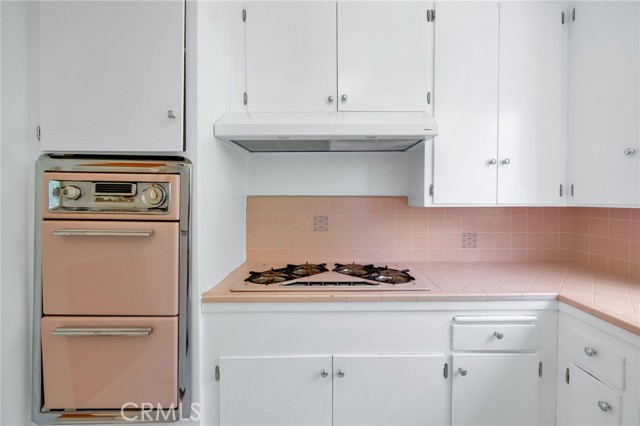 1234 N Laurel Avenue, West Hollywood CA: https://media.crmls.org/medias/cec345a0-2ea2-44e5-9dd2-b3a1858aae26.jpg