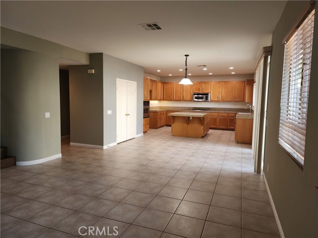 Detail Gallery Image 11 of 43 For 35978 Meriwether Way, Murrieta,  CA 92562 - 6 Beds | 3 Baths