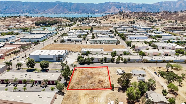 Detail Gallery Image 2 of 11 For 18175 Collier, Lake Elsinore,  CA 92530 - – Beds | – Baths