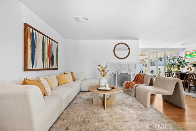 Detail Gallery Image 11 of 68 For 6454 Baird Ave, Reseda,  CA 91335 - 4 Beds | 2/1 Baths