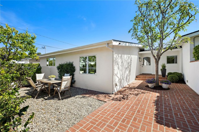 Detail Gallery Image 5 of 40 For 1924 Beryl Ln, Newport Beach,  CA 92660 - 4 Beds | 3/1 Baths