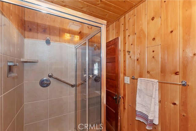 Detail Gallery Image 18 of 33 For 648 Crest Estates Dr, Lake Arrowhead,  CA 92352 - 2 Beds | 1 Baths