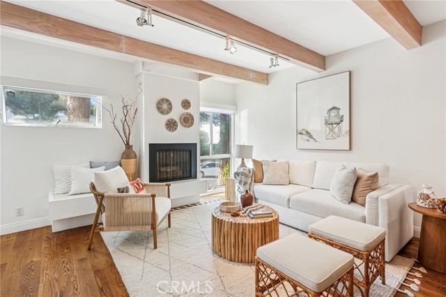 Detail Gallery Image 2 of 31 For 3101 5th St #3,  Santa Monica,  CA 90405 - 2 Beds | 1/1 Baths