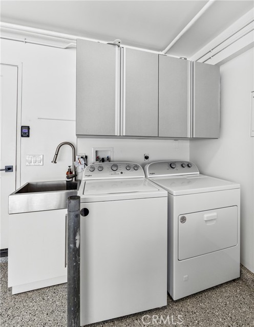 9 Jasmine Creek Dr, Corona del Mar CA: https://media.crmls.org/medias/cec9f897-e40a-452c-b9c7-2686fc11bc68.jpg